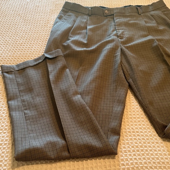 Men’s Houndstooth Cuffed Dress Slacks 40x34 - Picture 2 of 6